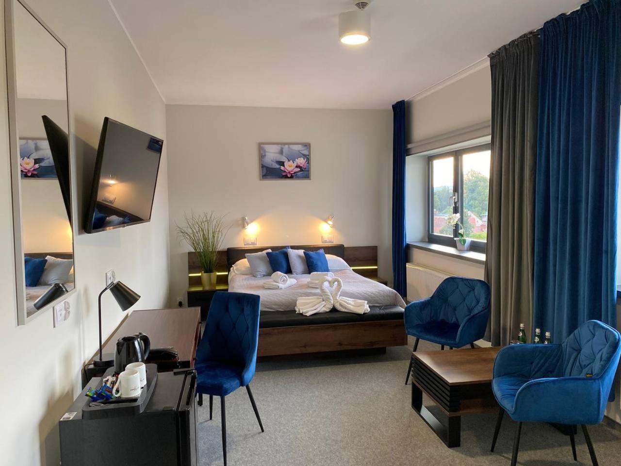Aqua-Zdroj Hotel Wałbrzych Buitenkant foto