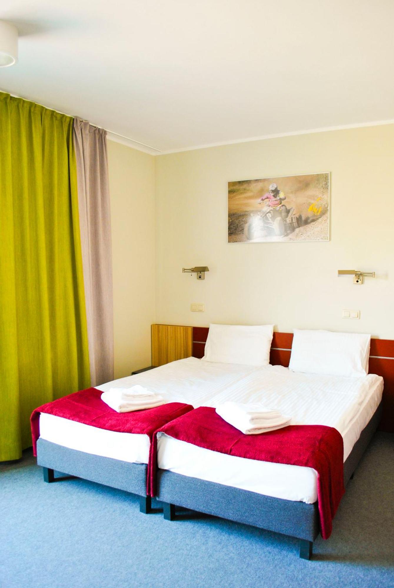 Aqua-Zdroj Hotel Wałbrzych Buitenkant foto